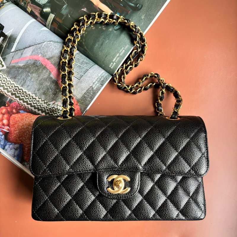 ::CHANEL::  A01113 CF23 COCO 23 黑金釦經典小型口蓋包-0