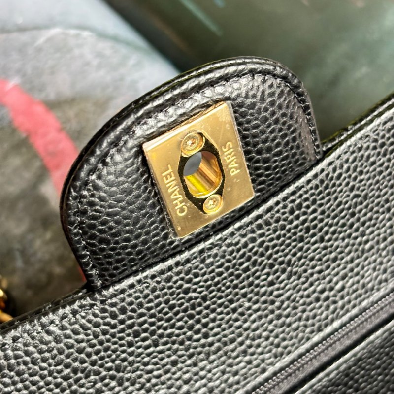 ::CHANEL::  A01113 CF23 COCO 23 黑金釦經典小型口蓋包-9