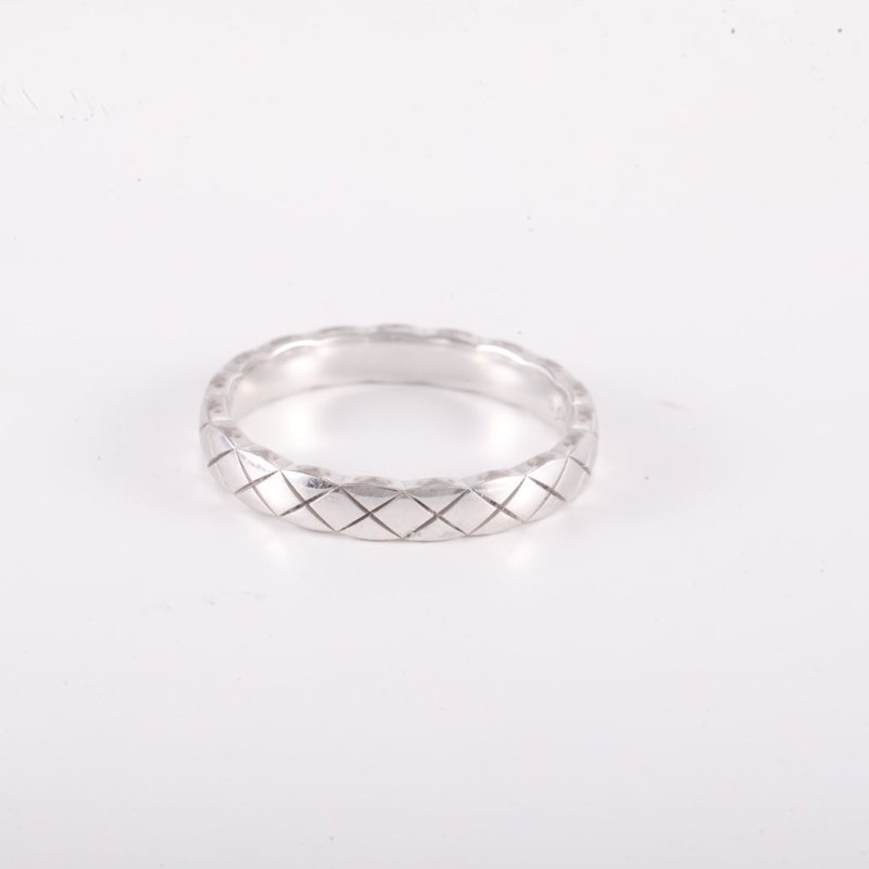 CHANEL CocoCrush窄版18K金菱格戒指18K白金57白金戒指-4