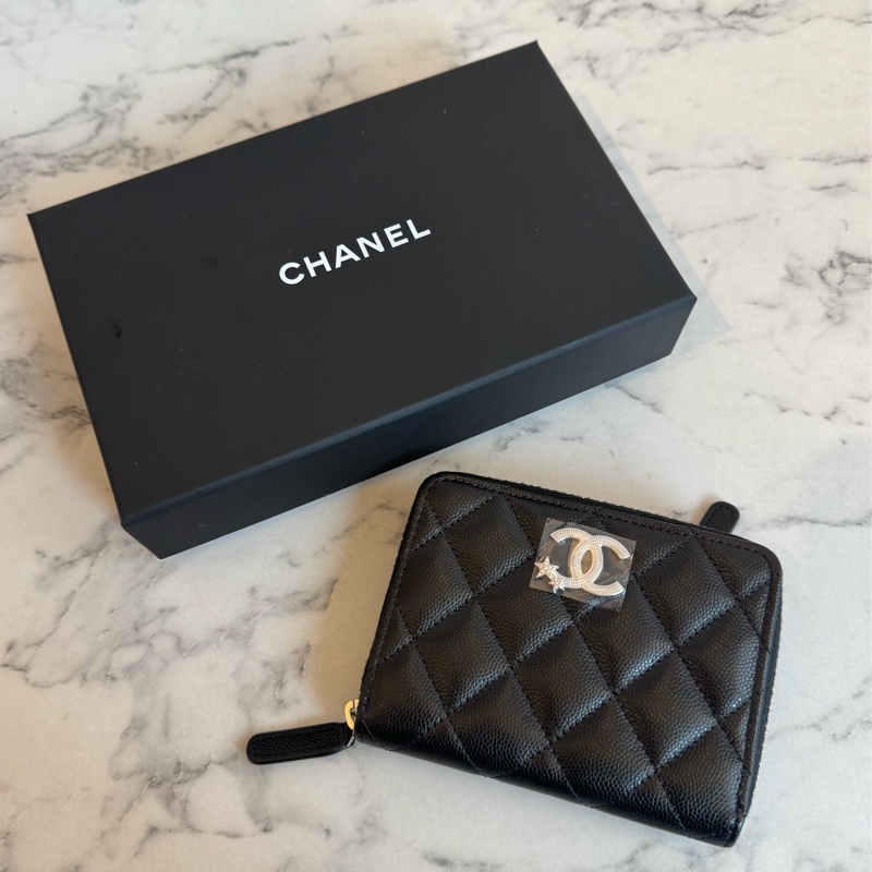 chanel黑菱格銀星星雙C拉鏈短夾-0