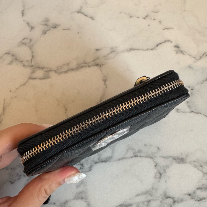 chanel黑菱格銀星星雙C拉鏈短夾-2