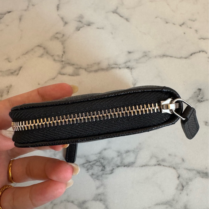 chanel黑菱格銀星星雙C拉鏈短夾-4