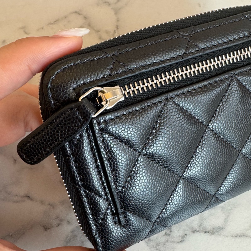 chanel黑菱格銀星星雙C拉鏈短夾-7