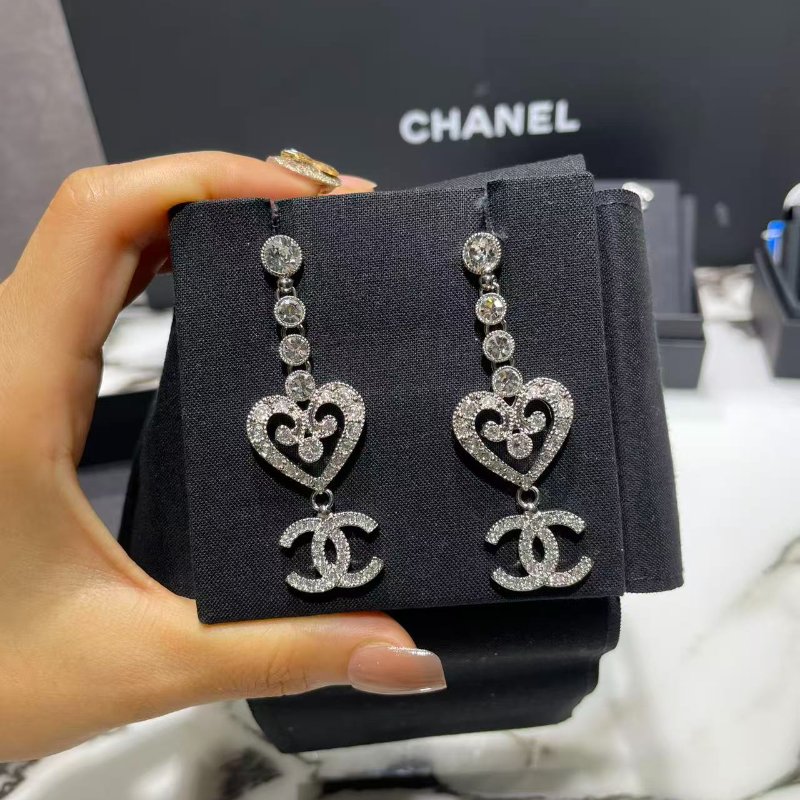 Chanel 水鉆雙C愛心銀色耳墜-0