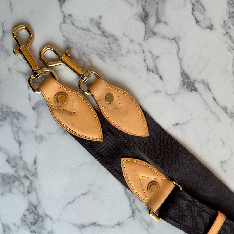 LV咖色金釦背帶  可調長度✨-9