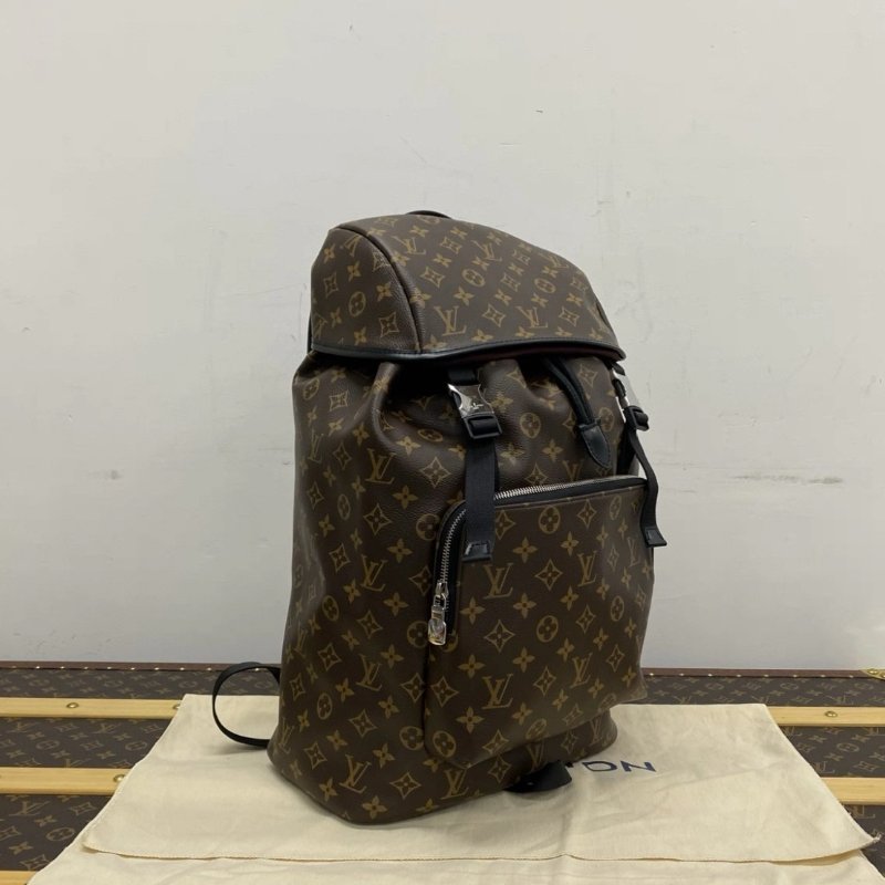 LV 老花 ZACK後背登山包 22*44*15 99新配件盒子塵袋-1