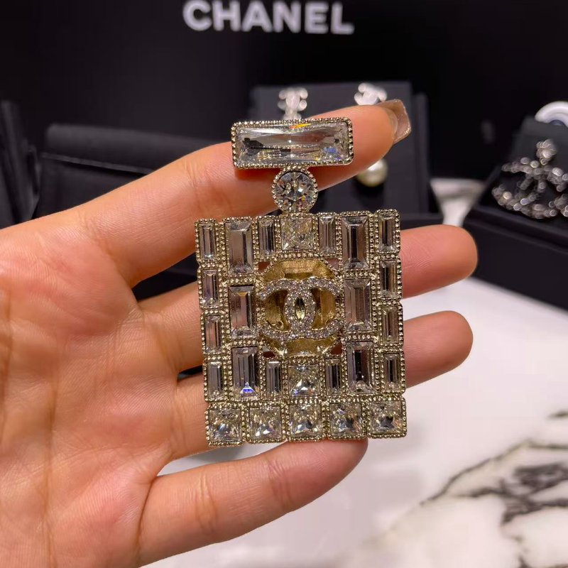 Chanel  5號香水瓶 水鑽金色胸針-3