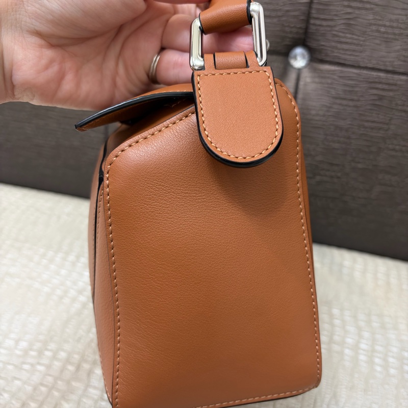 Loewe 焦糖色牛皮銀釦小號Puzzle-3