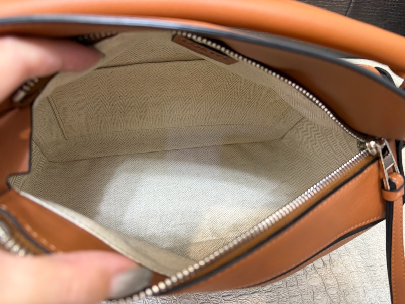 Loewe 焦糖色牛皮銀釦小號Puzzle-9