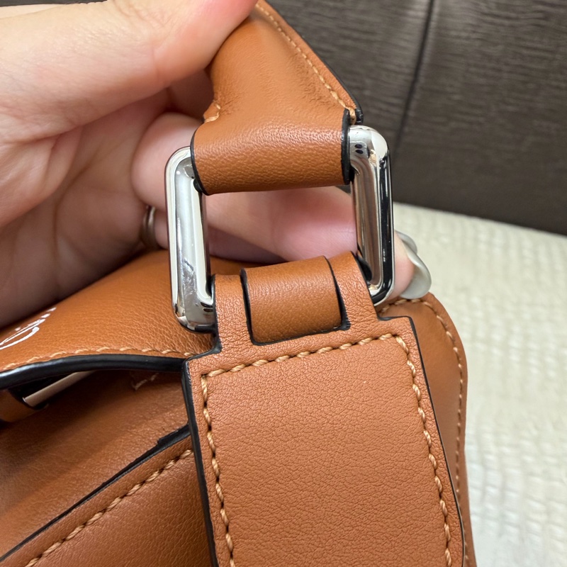 Loewe 焦糖色牛皮銀釦小號Puzzle-12
