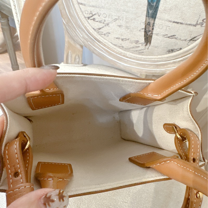 Celine Mini Cabas Vertical 迷你款托特手提肩背包/1100P572-17