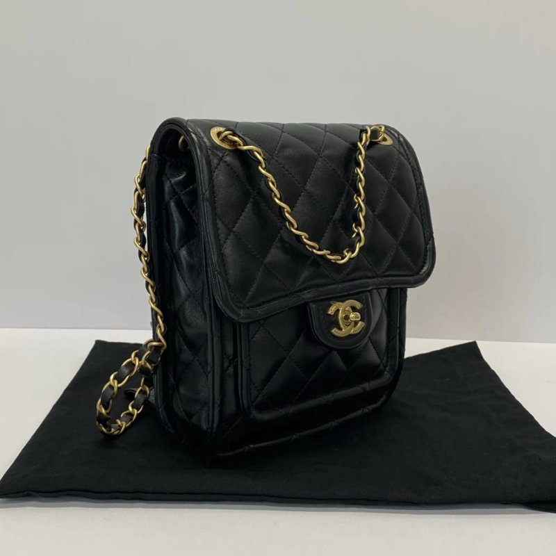 CHANEL 24P黑金手提肩背後背包 18*21*6 99新配件塵袋-1