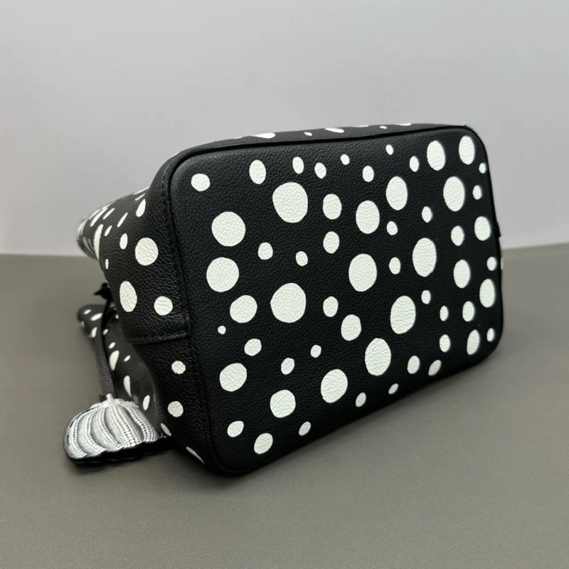 LV NEONOE草間彌生黑白圓點銀扣水桶包 芯片款 26*26*17.5 98新配件塵袋-2