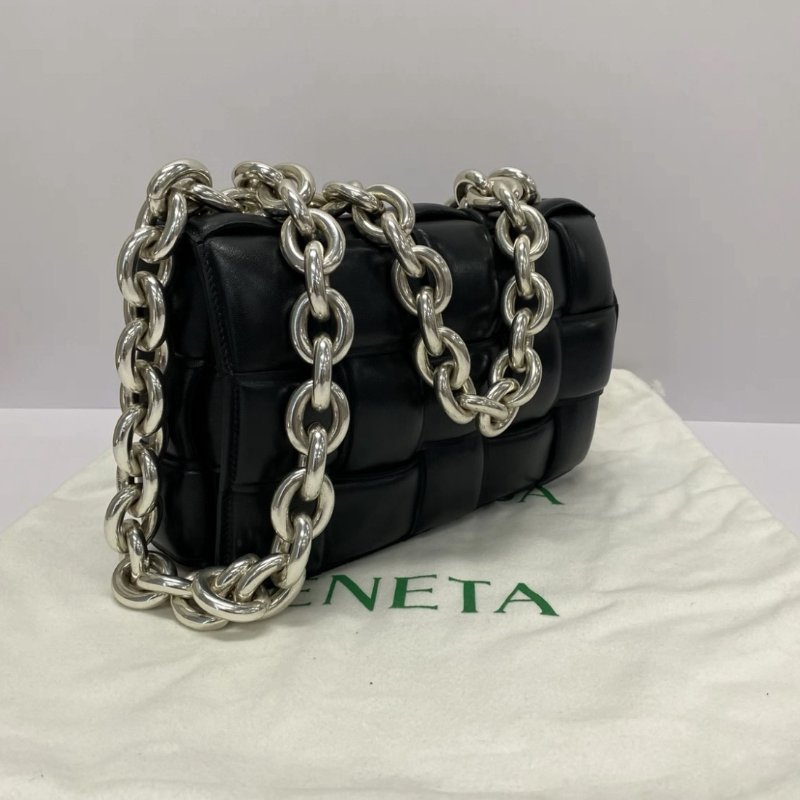 BV 黑銀Cassette粗鏈條手提斜背枕頭包 26*18*8 98新配件塵袋-1