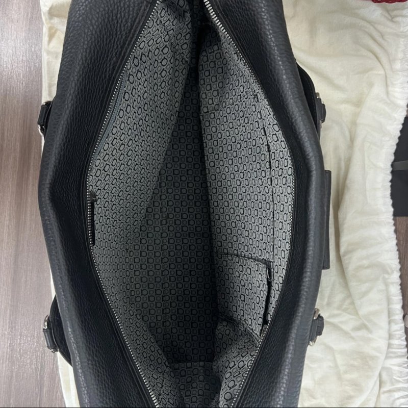 FERRAGAMO 黑色銀扣波士頓保齡球包 37*26*12 98新配件塵袋-1