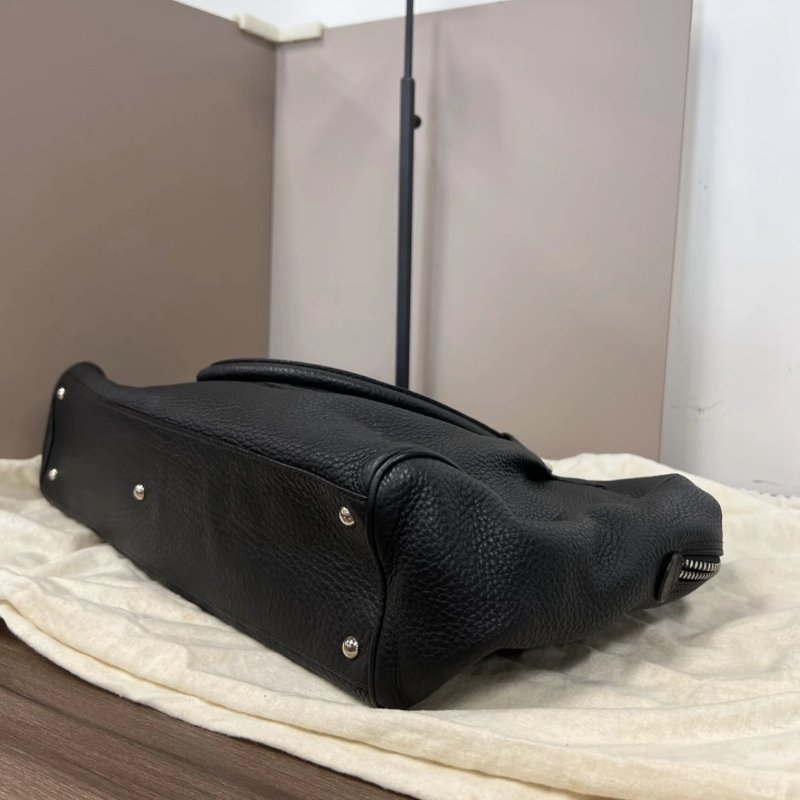 FERRAGAMO 黑色銀扣波士頓保齡球包 37*26*12 98新配件塵袋-4