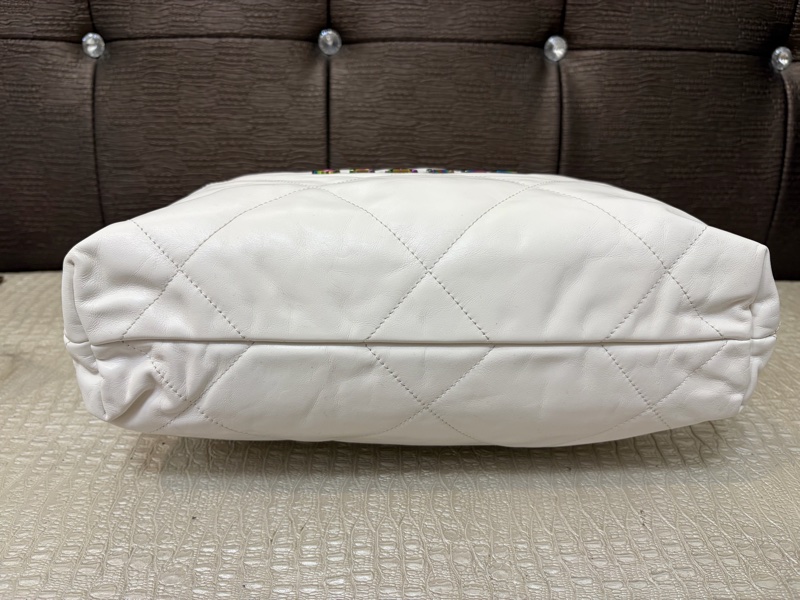 Chanel 白牛皮幻彩五金小號22bag AS3260-4