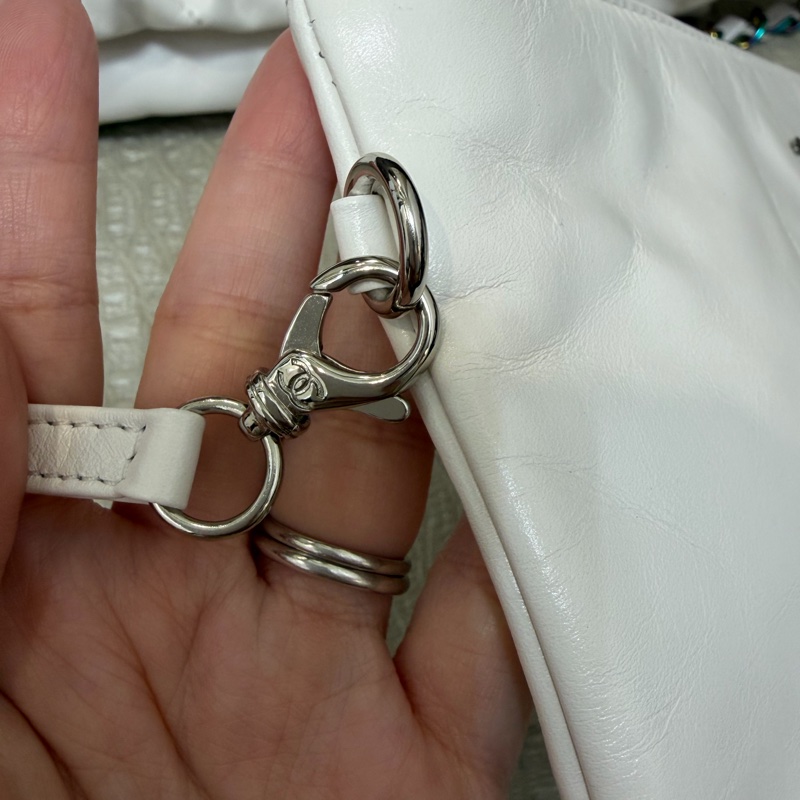 Chanel 白牛皮幻彩五金小號22bag AS3260-11