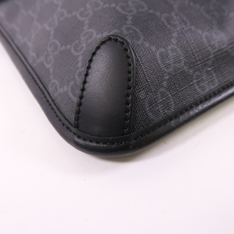 GUCCI 塗層皮革GG Supreme Messenger肩背袋-11