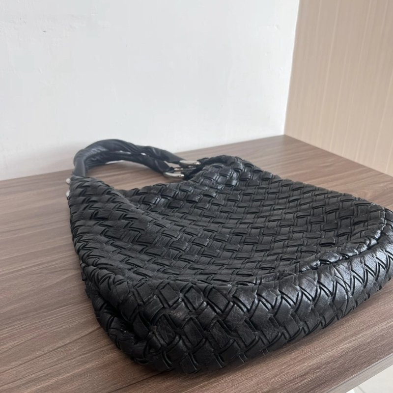 MIUMIU 黑色銀扣編織肩背腋下HOBO包 39*31*12 98新配件塵袋-4