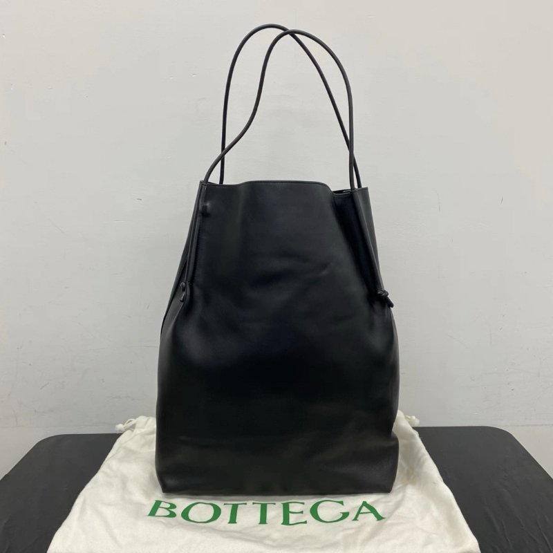 BV 黑色羊皮肩背腋下托特包 33*41*14.5 98新配件塵袋-0