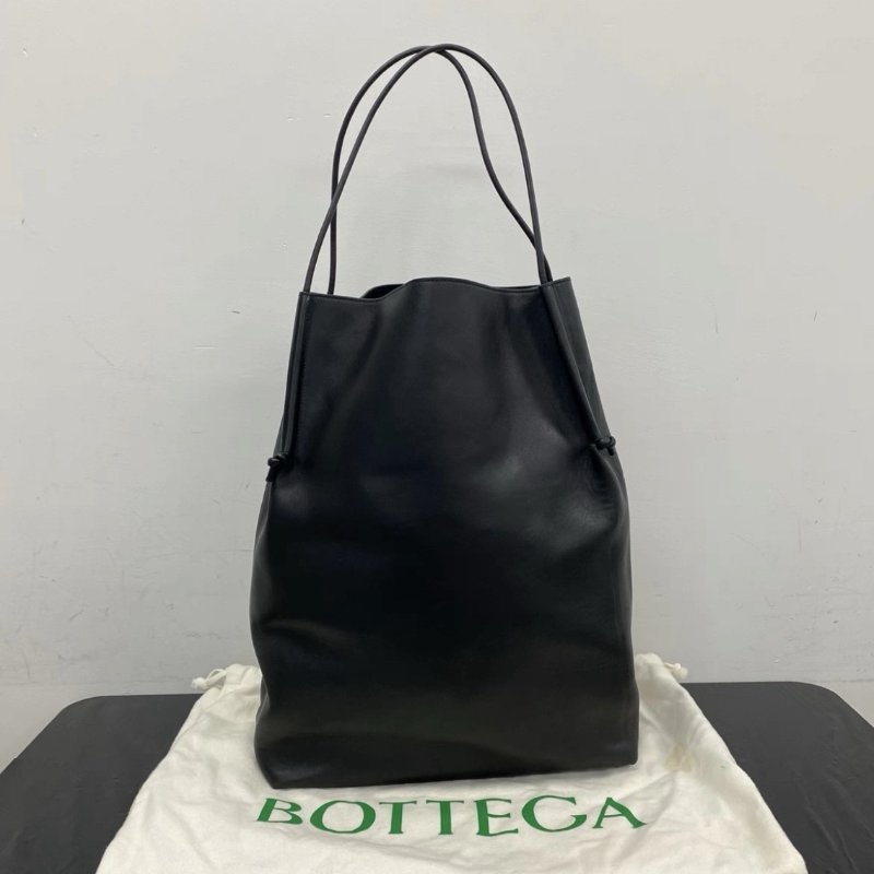 BV 黑色羊皮肩背腋下托特包 33*41*14.5 98新配件塵袋-5