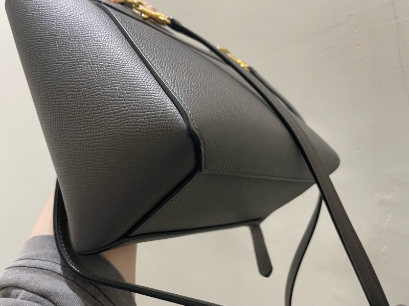 Celine Nano Belt鯰魚包 灰-7