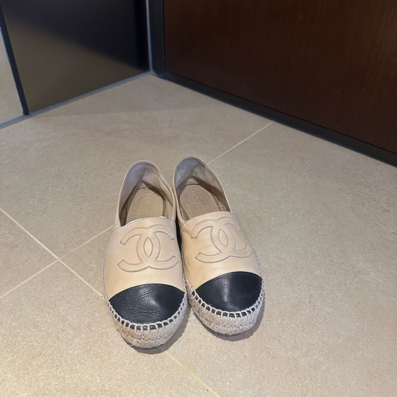 一年四季巨百搭🫧Chanel 經典作品 米黑配色 綿羊皮 鉛筆鞋、草編鞋 草編鞋界的天花板✨-5