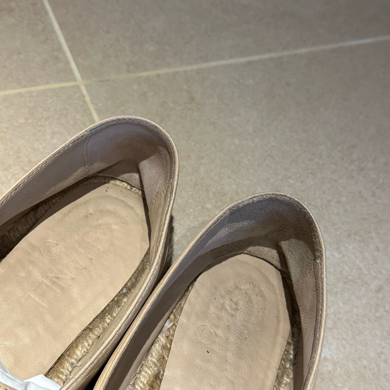 一年四季巨百搭🫧Chanel 經典作品 米黑配色 綿羊皮 鉛筆鞋、草編鞋 草編鞋界的天花板✨-7