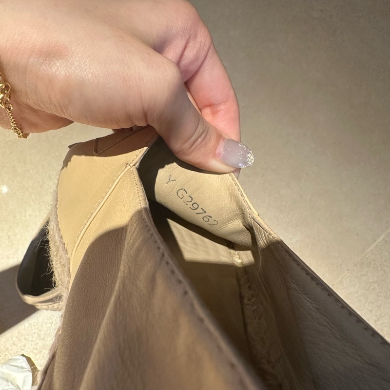 一年四季巨百搭🫧Chanel 經典作品 米黑配色 綿羊皮 鉛筆鞋、草編鞋 草編鞋界的天花板✨-9