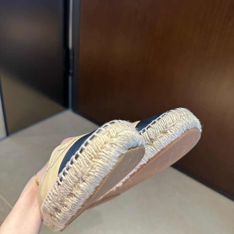 一年四季巨百搭🫧Chanel 經典作品 米黑配色 綿羊皮 鉛筆鞋、草編鞋 草編鞋界的天花板✨-13