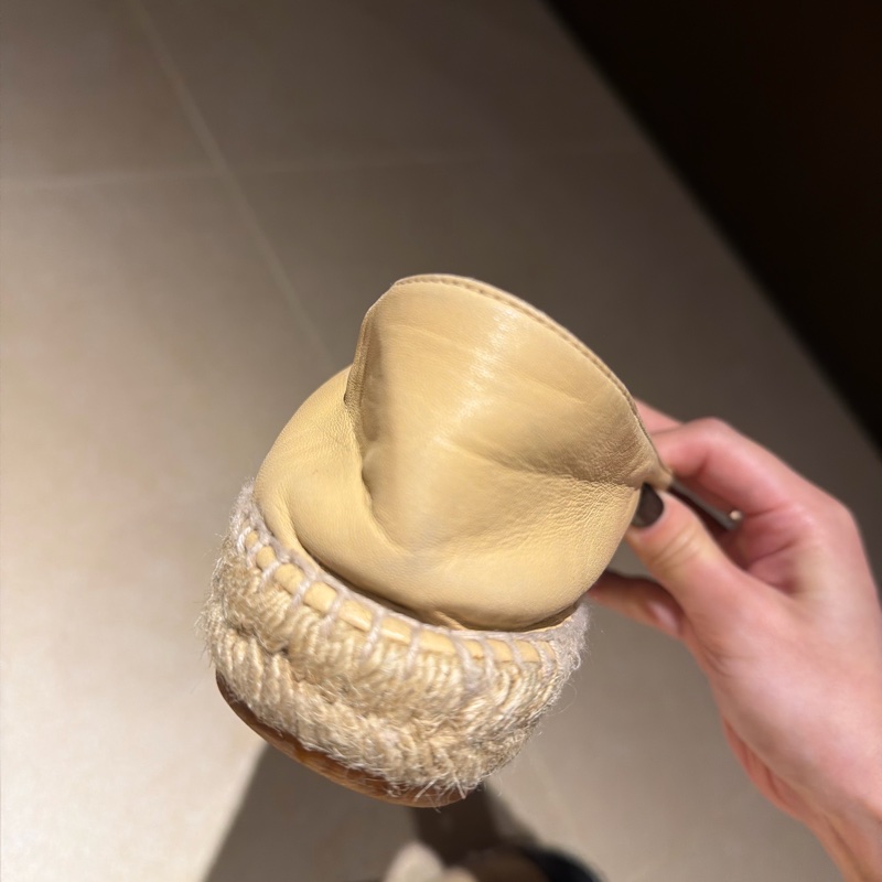 一年四季巨百搭🫧Chanel 經典作品 米黑配色 綿羊皮 鉛筆鞋、草編鞋 草編鞋界的天花板✨-8