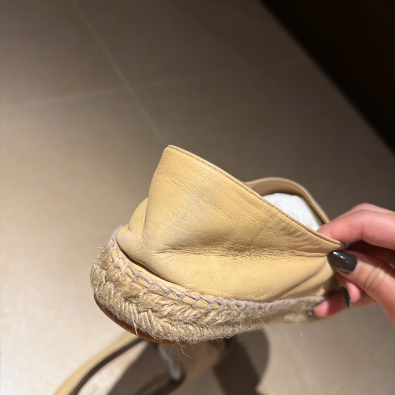 一年四季巨百搭🫧Chanel 經典作品 米黑配色 綿羊皮 鉛筆鞋、草編鞋 草編鞋界的天花板✨-9