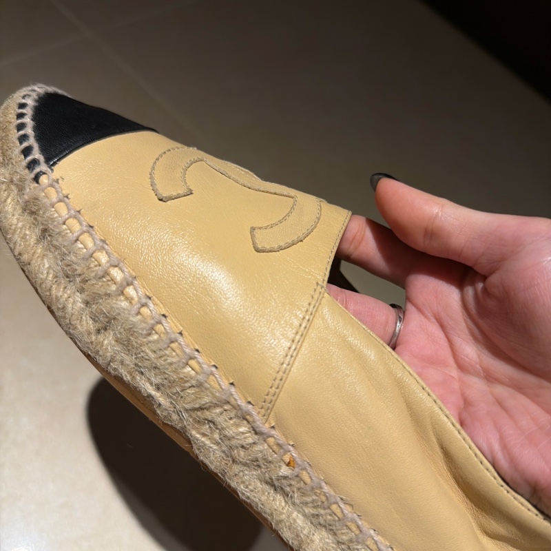 一年四季巨百搭🫧Chanel 經典作品 米黑配色 綿羊皮 鉛筆鞋、草編鞋 草編鞋界的天花板✨-17