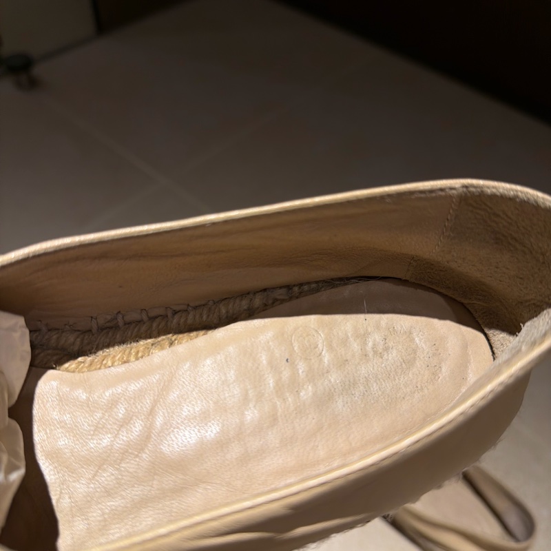 一年四季巨百搭🫧Chanel 經典作品 米黑配色 綿羊皮 鉛筆鞋、草編鞋 草編鞋界的天花板✨-21