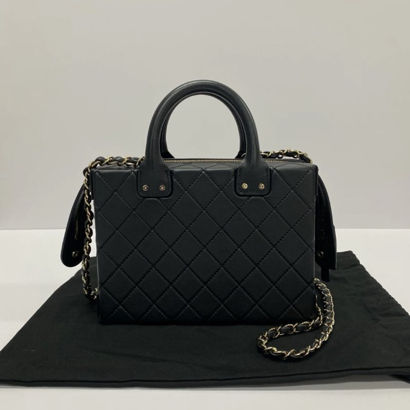 CHANEL黑色復古徽標菱格皮穿鏈化妝手提肩背斜背包 15*11.5*8.5 99新配件盒子塵袋-5