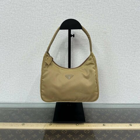 PRADA 銀扣尼龍三角標手提腋下hobo包 22*16*6 98新配件塵袋