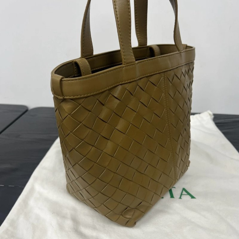 BV 橡子色Intrecciato編織手提水桶包 23*15*18.5 98新配件盒子塵袋-1