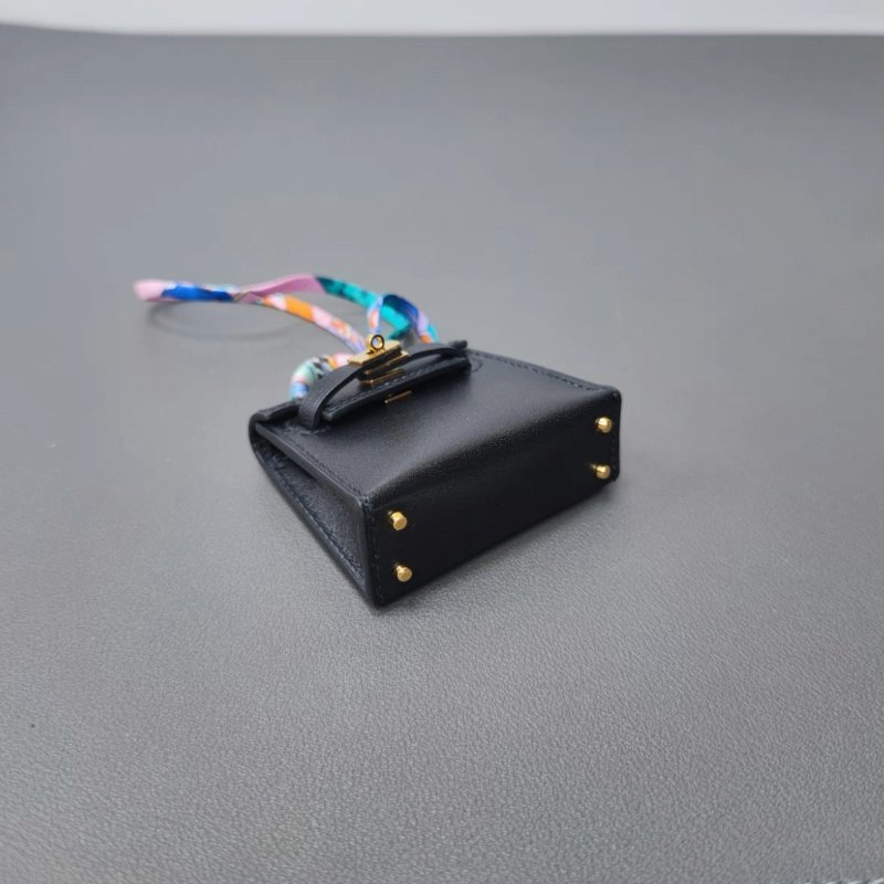 HERMES 黑色金扣kelly twilly吊飾 6.5*5.5*2 99新配件盒子-2