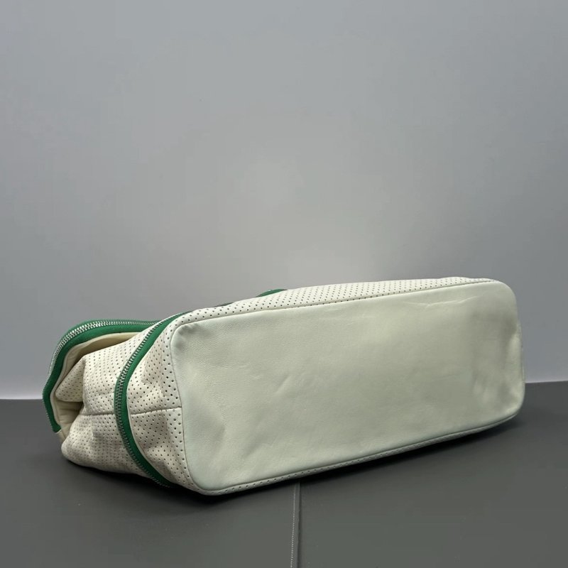 CHANEL 中古白色拼綠色銀扣機場包 36*22*11 98新配件塵袋-2