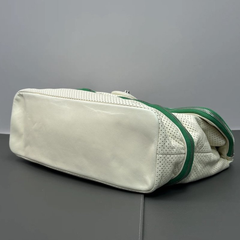 CHANEL 中古白色拼綠色銀扣機場包 36*22*11 98新配件塵袋-4