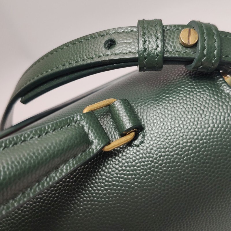 Saint Laurent Cassandra 中號 牛皮純色YSL標誌信封式翻蓋斜挎包-12