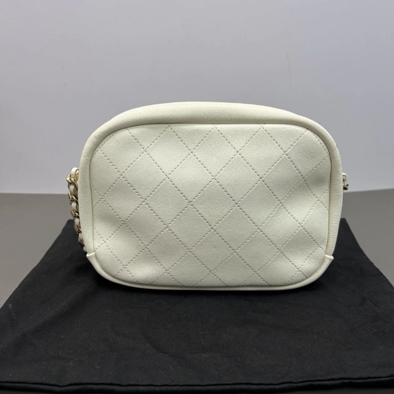CHANEL 白色金扣菱格紋肩背斜背相機包 22*17*6 98新配件塵袋保卡-5