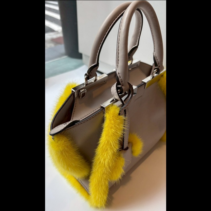 Fendi 淺灰皮革黃色皮草邊兩用小包-16