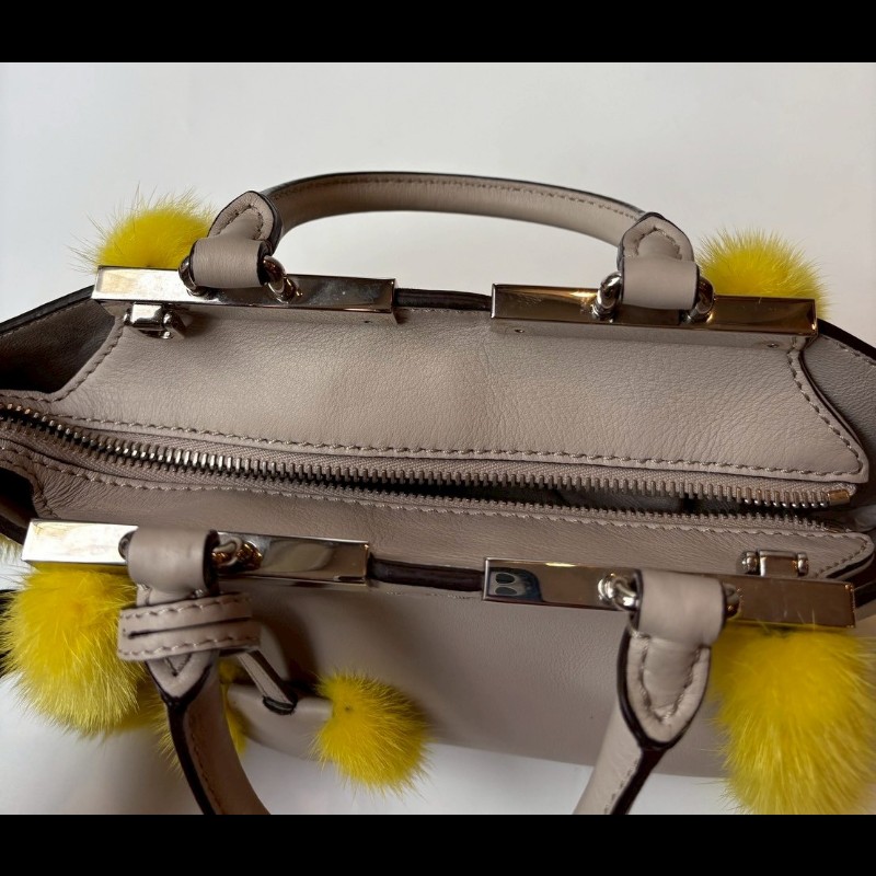 Fendi 淺灰皮革黃色皮草邊兩用小包-23