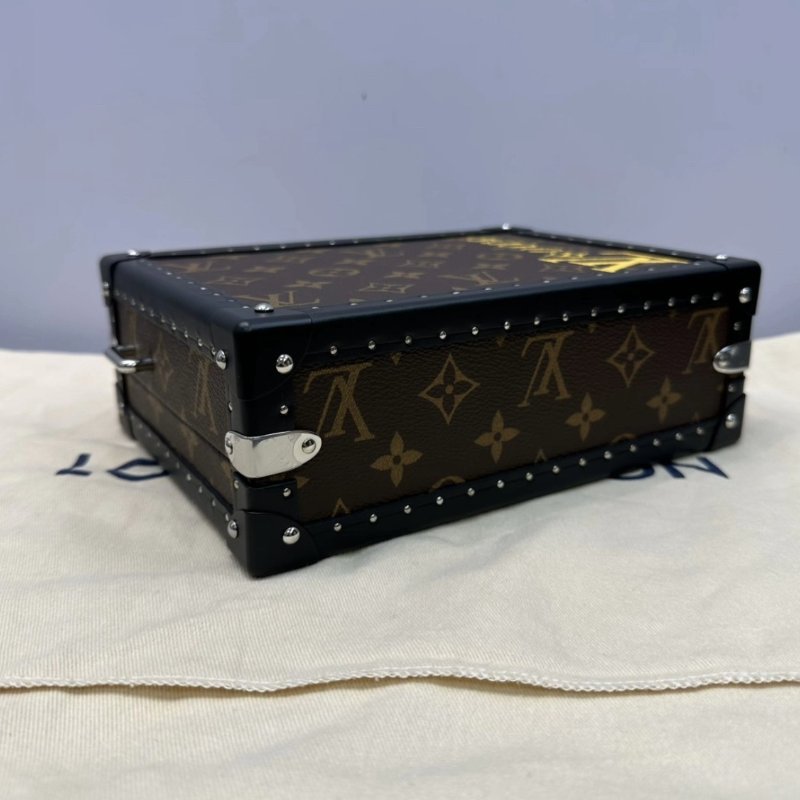 LV CLUTCH BOX老花銀扣小硬箱 芯片款 22*16*8 全新閒置配件盒子塵袋-2