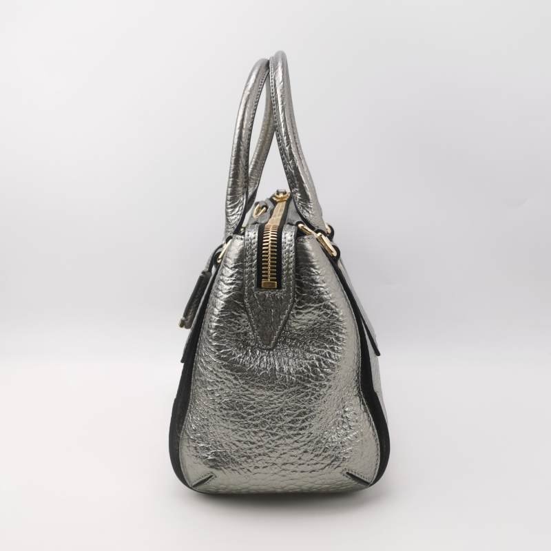 Burberry 牛皮純色字母Logo單肩包-2