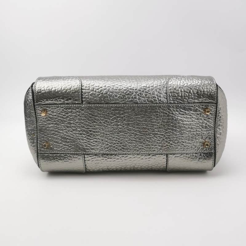 Burberry 牛皮純色字母Logo單肩包-5