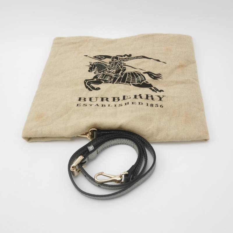 Burberry 牛皮純色字母Logo單肩包-8