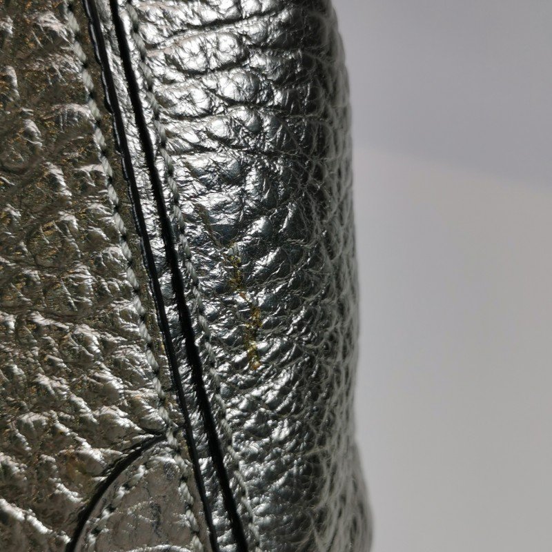 Burberry 牛皮純色字母Logo單肩包-13